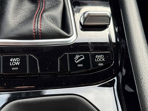 New 2026 Jeep Compass Trailhawk w/ Sun, Sound & Navigation Group image 19