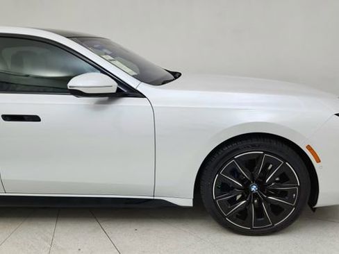 Used 2023 BMW i7 xDrive60 w/ Executive Package 2 image 7
