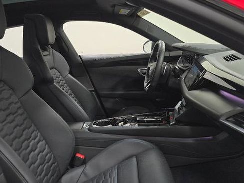 Used 2023 Audi e-tron GT Prestige w/ Prestige Package image 8