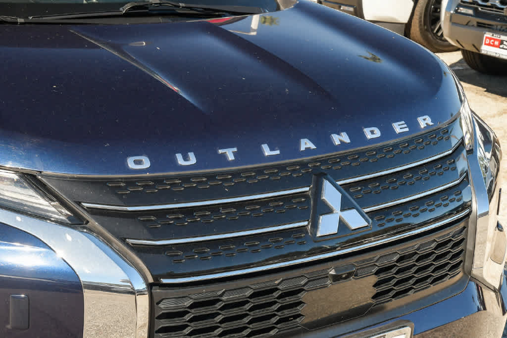 Used 2023 Mitsubishi Outlander SEL AWD/4WD image 5