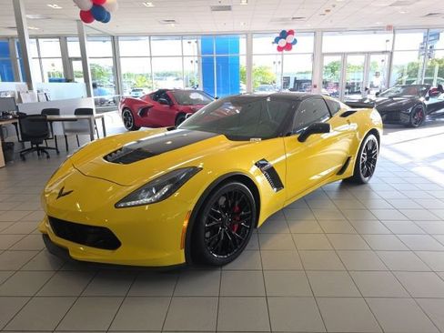 Used 2016 Chevrolet Corvette Z06 w/ 3LZ Preferred Equipment Group RWD image 4