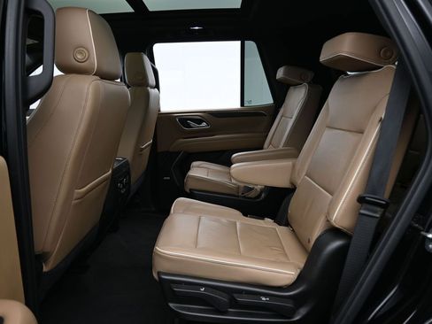 Used 2021 Chevrolet Tahoe Premier w/ Premium Package image 37