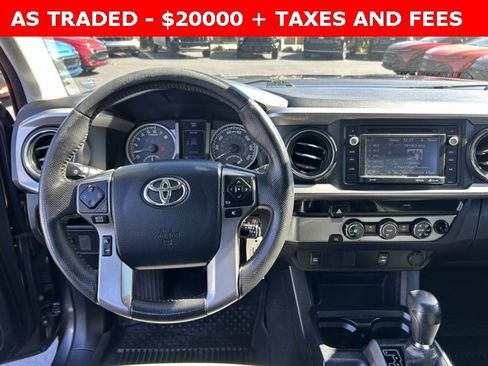 Used 2017 Toyota Tacoma TRD Sport image 17