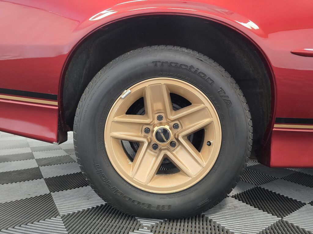 Used 1988 Chevrolet Camaro IROC-Z RWD image 18