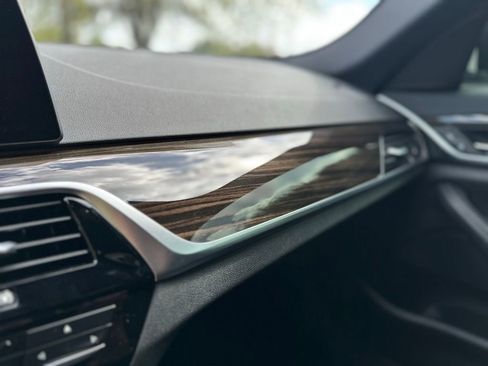 Used 2018 BMW 530i image 26