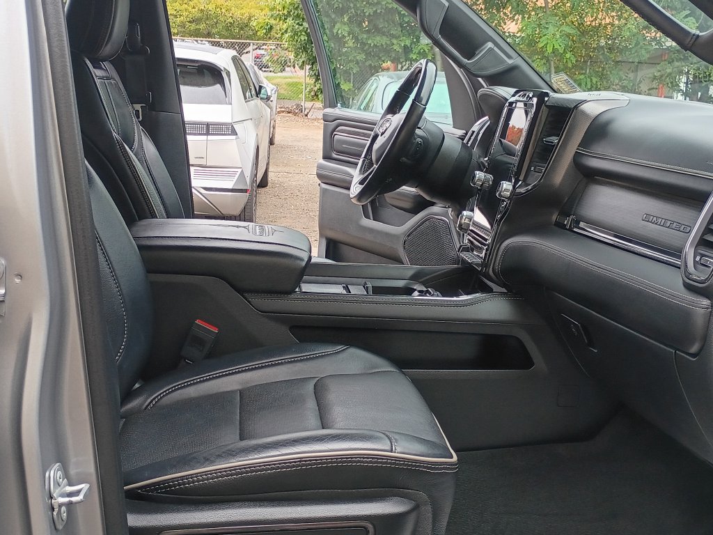 Used 2022 RAM 1500 Limited w/ Body-Colour Bumper Group AWD/4WD image 18