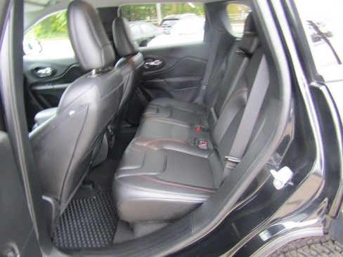 Used 2021 Jeep Cherokee Trailhawk w/ Trailer Tow Group image 12