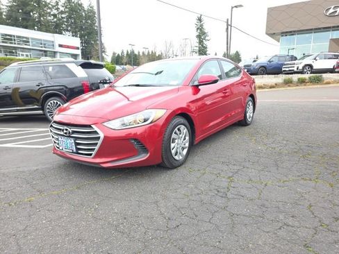 Used 2017 Hyundai Elantra SE image 3
