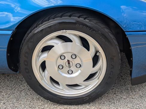 Used 1993 Chevrolet Corvette Coupe RWD image 32