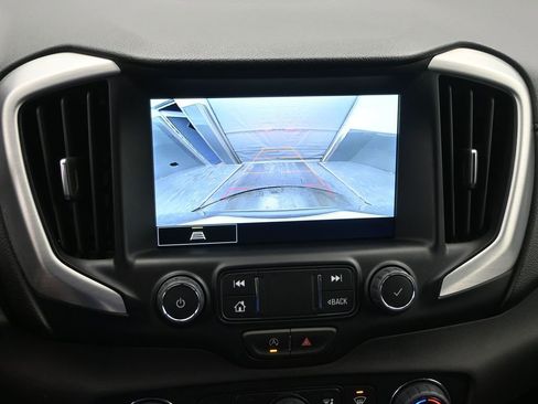 Used 2024 GMC Terrain SLT image 16