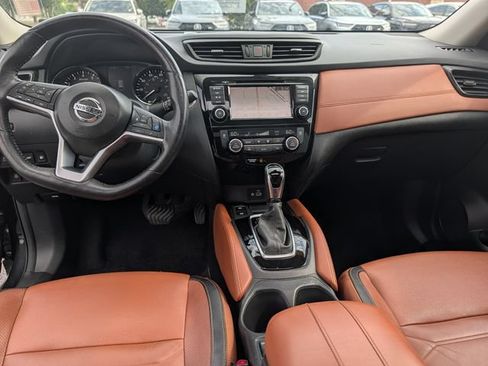 Used 2019 Nissan Rogue SL w/ Premium Package FWD image 5