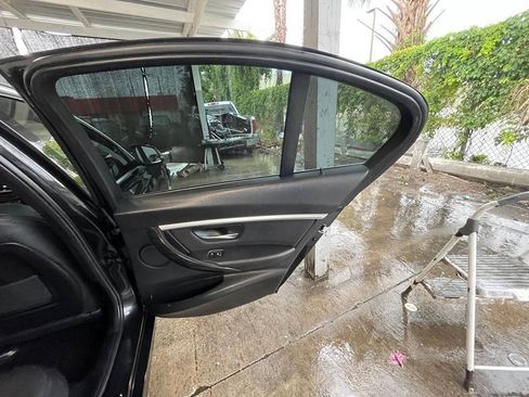 Used 2018 BMW 330i Sedan w/ Convenience Package RWD image 8