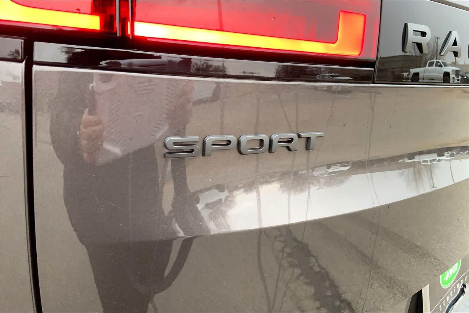 New 2026 Land Rover Range Rover Sport Dynamic SE AWD/4WD image 15
