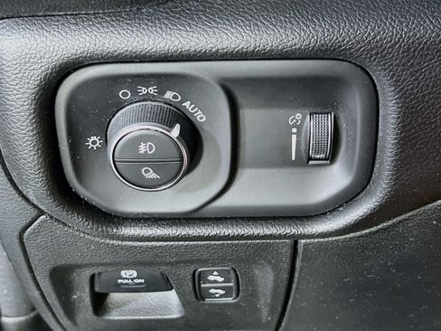 Used 2023 RAM 1500 Big Horn AWD/4WD image 10