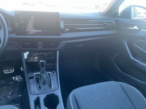 Used 2025 Volkswagen Jetta Sport image 33