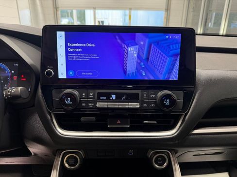 Certified 2025 Toyota Grand Highlander AWD image 29