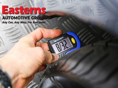 Used 2021 Toyota Corolla SE w/ SE Premium Package image 28