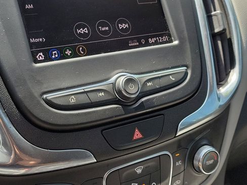 Used 2020 Chevrolet Equinox LS image 23