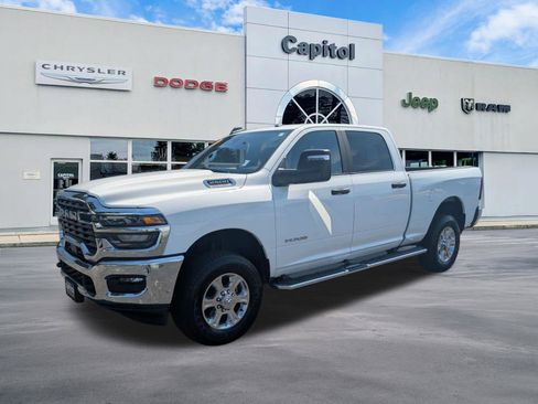 Used 2025 RAM 2500 Big Horn AWD/4WD image 7