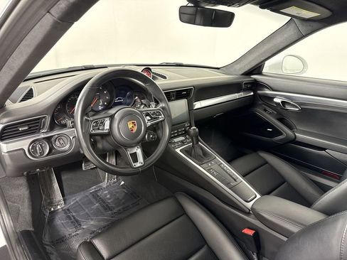 Certified 2019 Porsche 911 Carrera S image 4