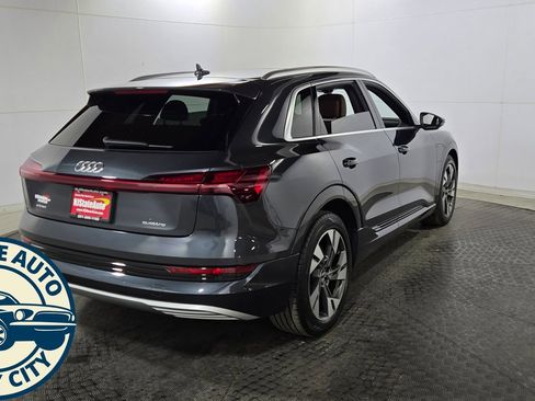 Used 2021 Audi e-tron Premium Plus w/ Premium Plus Package AWD/4WD image 7