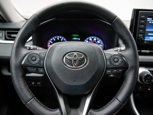 Used 2021 Toyota RAV4 XLE Premium AWD/4WD image 6