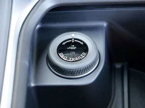 New 2025 Ford Expedition Active image 30