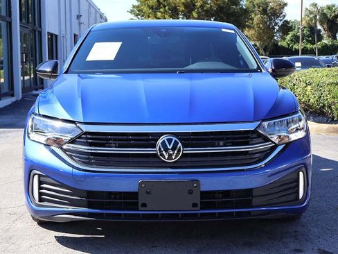 Used 2024 Volkswagen Jetta Sport image 10