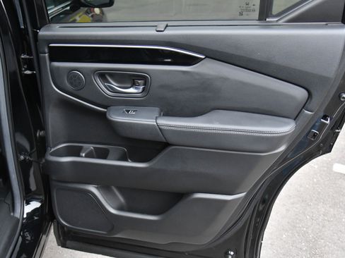 Used 2025 Honda Pilot EX-L image 47