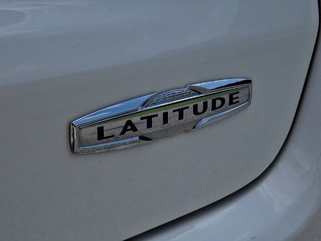 Used 2020 Jeep Compass Latitude w/ Cold Weather Group AWD/4WD image 30