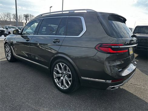 Used 2024 BMW X7 xDrive40i image 7
