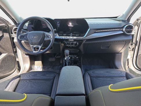 Used 2025 Chevrolet Trax ACTIV w/ Sunroof Package FWD image 10
