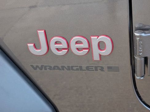 Used 2025 Jeep Wrangler Unlimited Rubicon image 8