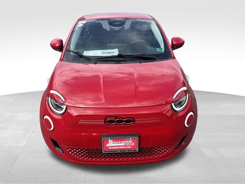 New 2024 FIAT 500 e (RED) FWD image 10