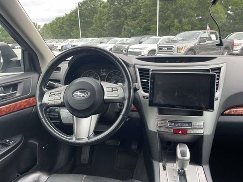 Used 2011 Subaru Outback 2.5i Limited AWD/4WD image 15