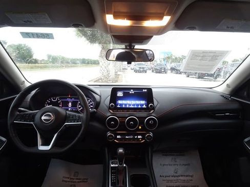 Used 2024 Nissan Sentra SR FWD image 11
