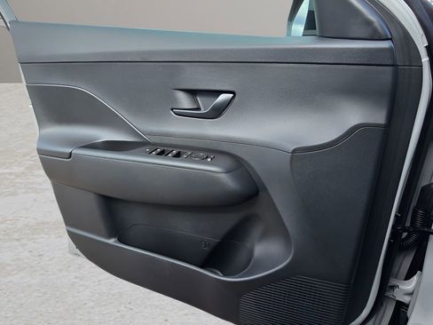 New 2026 Hyundai Kona SE image 17