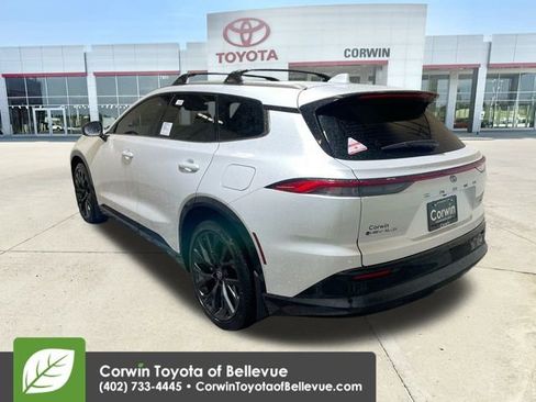 New 2025 Toyota Crown Signia image 6