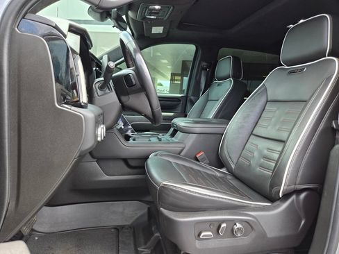 Used 2024 GMC Sierra 2500 AT4X AWD/4WD image 9