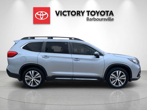 Used 2022 Subaru Ascent Limited w/ Technology Package image 3