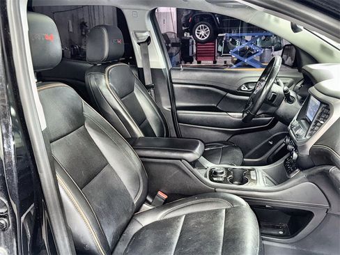 Used 2021 GMC Acadia AT4 w/ Technology Package image 33