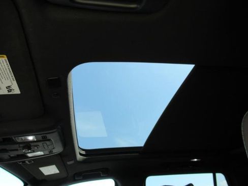 Certified 2024 Chevrolet Tahoe High Country w/ Advanced Technology Package AWD/4WD image 19