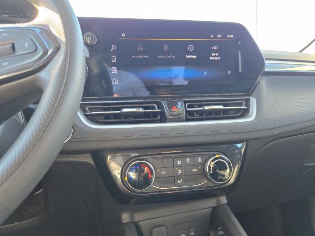 Used 2025 Chevrolet TrailBlazer LT AWD/4WD image 15