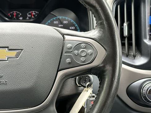 Used 2022 Chevrolet Colorado Z71 AWD/4WD image 10