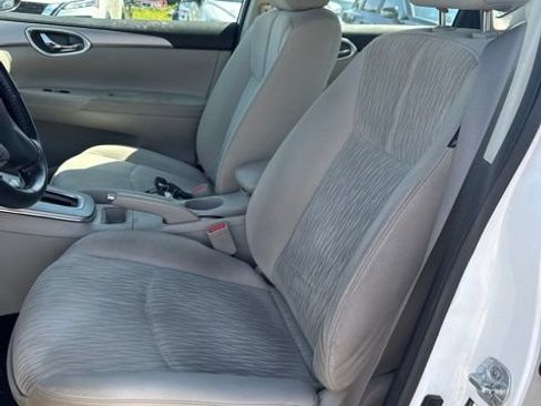 Used 2015 Nissan Sentra SV FWD image 9
