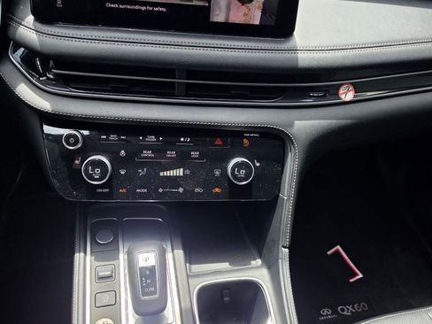Used 2024 INFINITI QX60 Luxe image 12