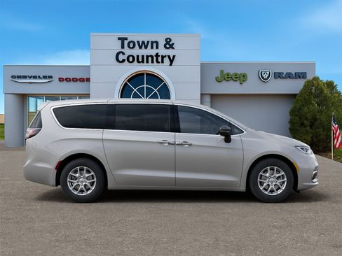 New 2026 Chrysler Pacifica Select image 21