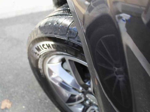 Used 2017 Dodge Grand Caravan SXT image 23