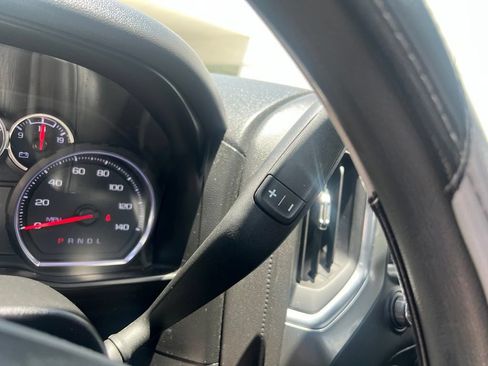 Used 2020 Chevrolet Silverado 1500 LT RWD image 23