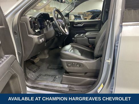 Certified 2025 GMC Sierra 1500 SLT image 13